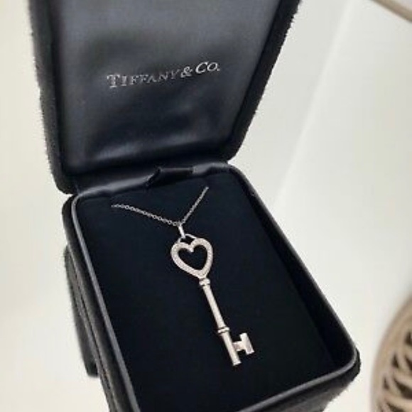 TIFFANY & CO. 18KT WHITE GOLD DIAMOND HEART KEY PENDANT 16-INCH NECKLACE - Picture 2 of 7
